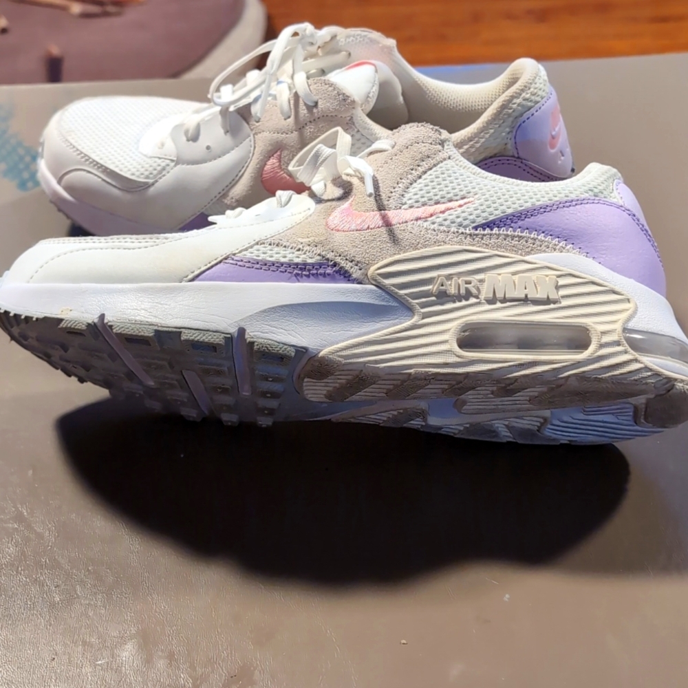Women's 10 Nike Air Max Excee White/Lilac Bloom